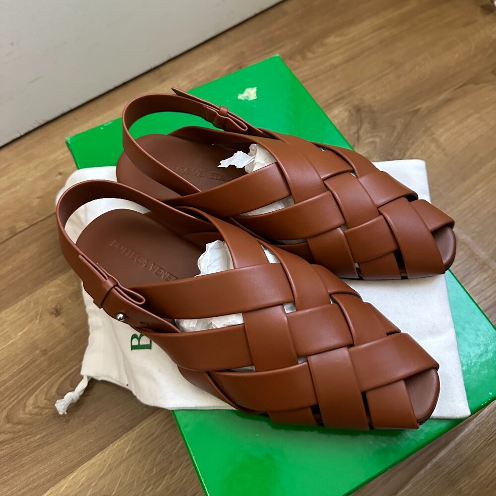 Men's Bottega Veneta Leather Intrecciato Sandals
